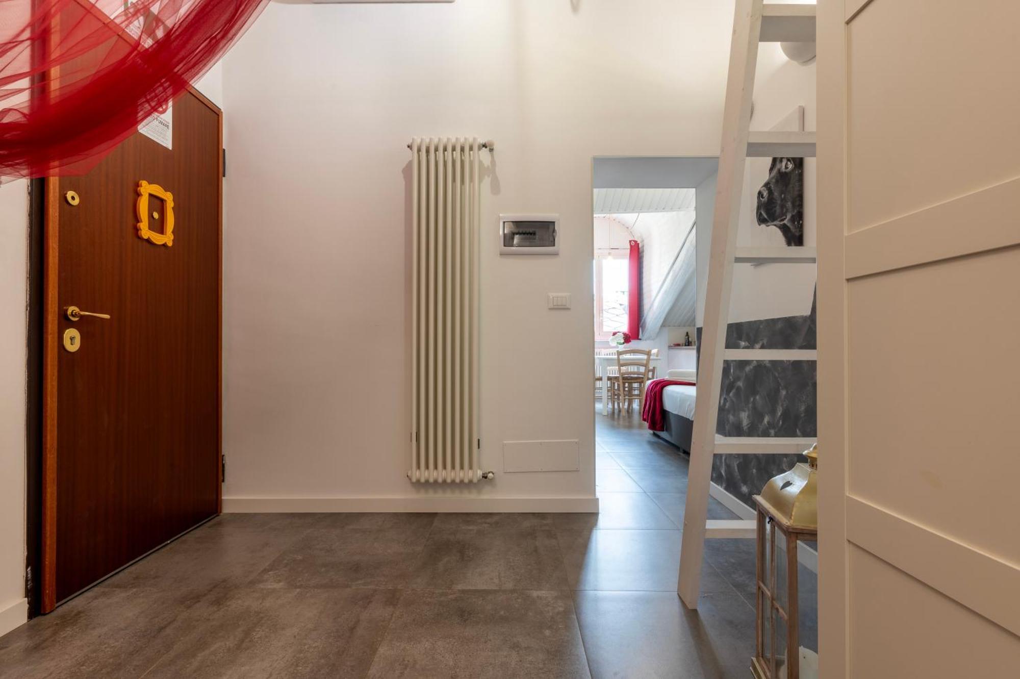 Centro-via Garibaldi Elegante Mansarda Con A/c Appartement *